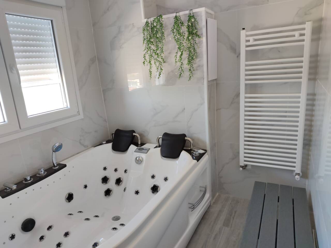 https://static.avaibook.com/uploads/fotos_alojs/alojamiento_compress/0/387300_678fadef21dc5_1.jpg